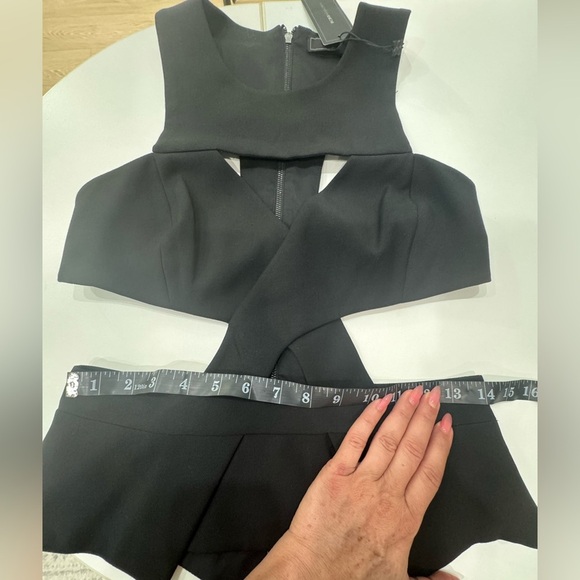 BCBG MaxAzria EVEE Black Cutout Sleeveless Top Size Small  NWT - Picture 11 of 14